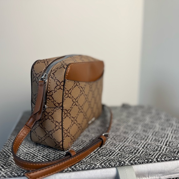 Nine West Brown Bag - Picture 3 of 6